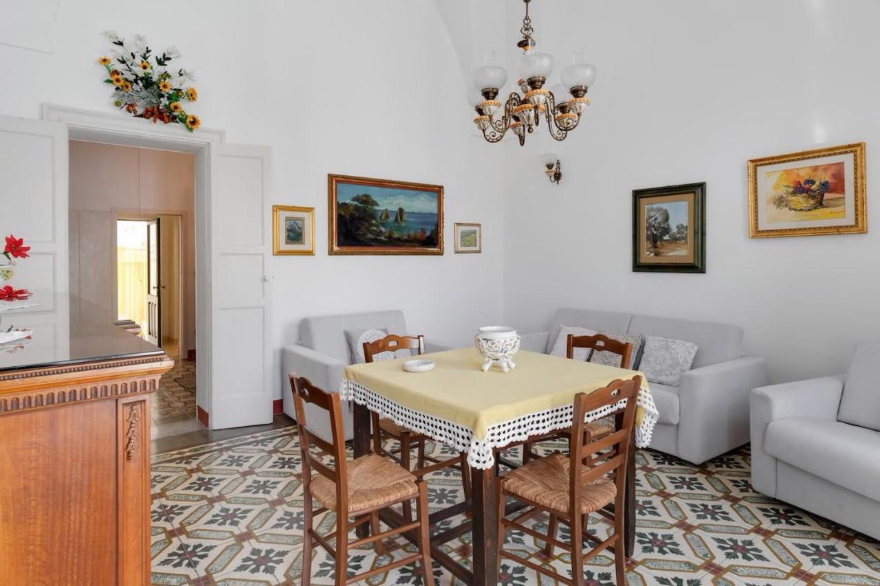 Appartement La Torre Antica Dimora à Giuggianello Extérieur photo