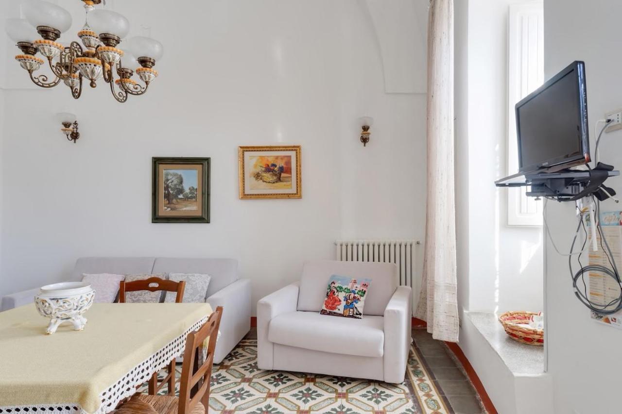 Appartement La Torre Antica Dimora à Giuggianello Extérieur photo