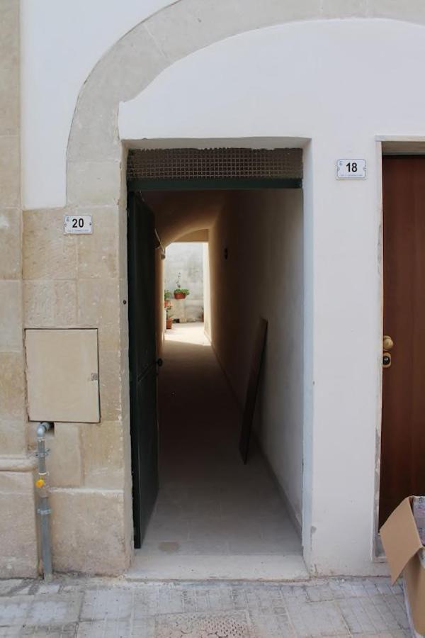 Appartement La Torre Antica Dimora à Giuggianello Extérieur photo